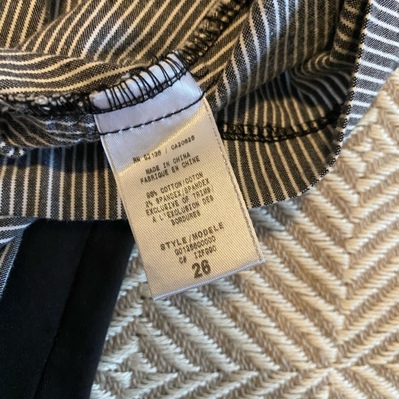 Guess black and white striped skirt - Picture 2 of 3